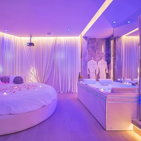 Apartment Lit Rond Xxl, Balneo, Luxe, Coccon, 24h Du Mans