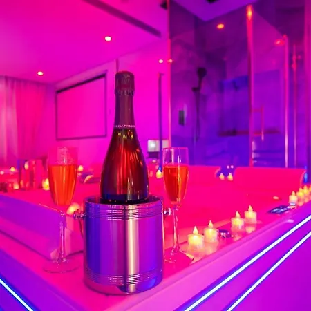 Apartment Lit Rond Xxl, Balneo, Luxe, Coccon, 24h Du Mans *