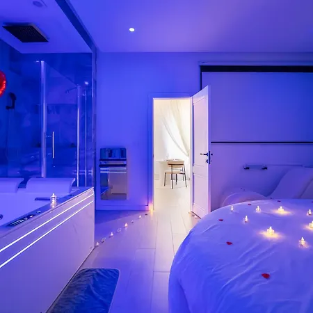 Jacuzzi Privatif, Lit Rond Xxl, Suite Romance, Sofa Tantra, Jardin Apartman *