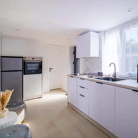 Apartman Jacuzzi Privatif, Lit Rond Xxl, Suite Romance, Sofa Tantra, Jardin Le Mans