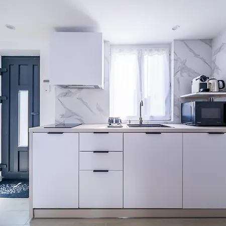 Apartman Jacuzzi Privatif, Lit Rond Xxl, Suite Romance, Sofa Tantra, Jardin *