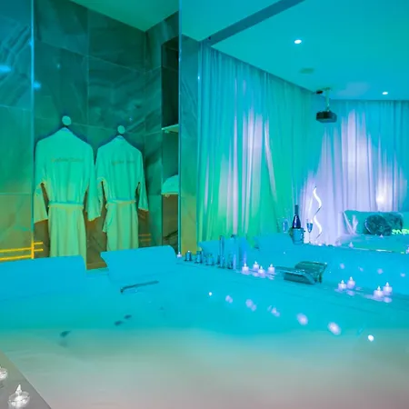 Apartman Jacuzzi Privatif, Lit Rond Xxl, Suite Romance, Sofa Tantra, Jardin